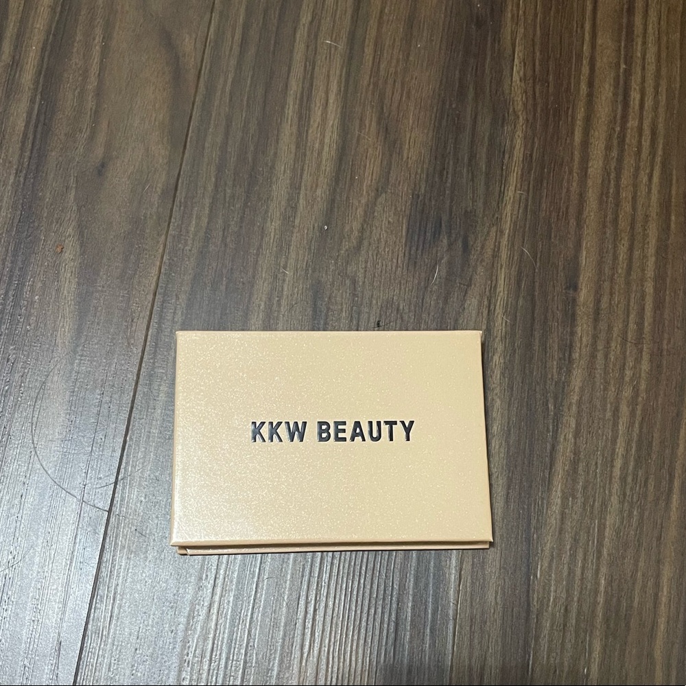 COPY - KKW Beauty Glitz & Glam Eye Shadow Palette